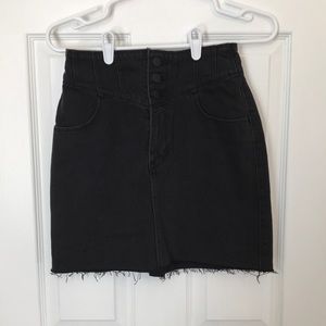 🌊 Hollister (NWT) 🌊Women’s Size 5/27 W…Ultra High Rise Black Denim Mini …